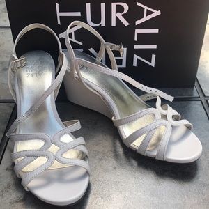 MAKE AN OFFER! NIB Naturalizer Beautiful Off White Wedge Sandal